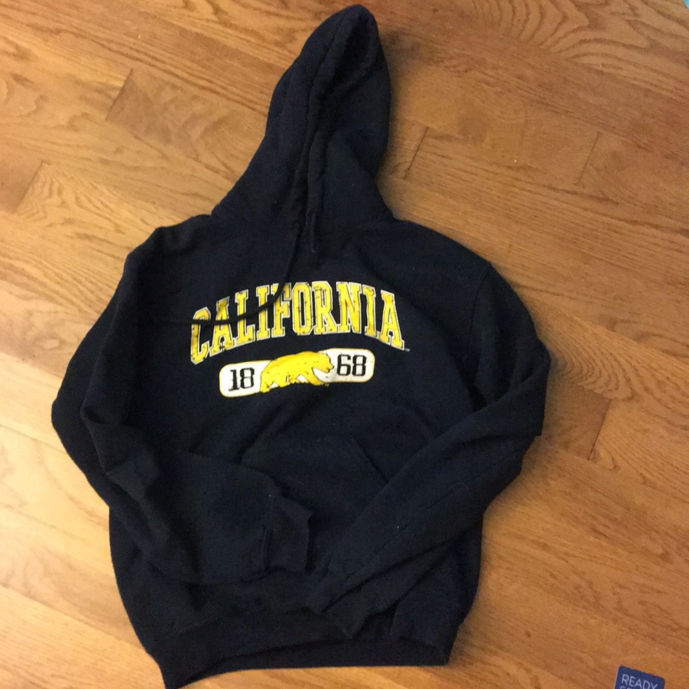 Cal Berkeley unisex adult small sweatshirt